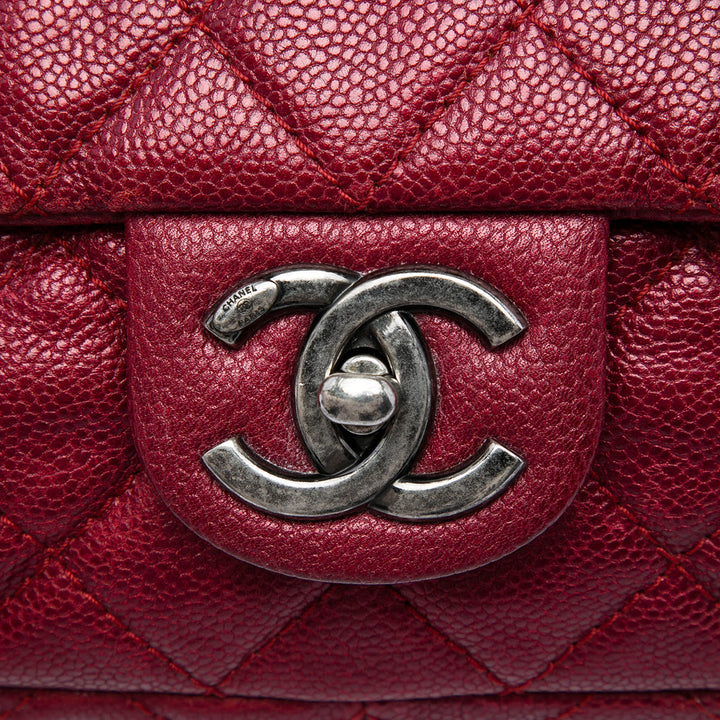 Chanel Jumbo Matelassé Iridescent Caviar Easy à rabat