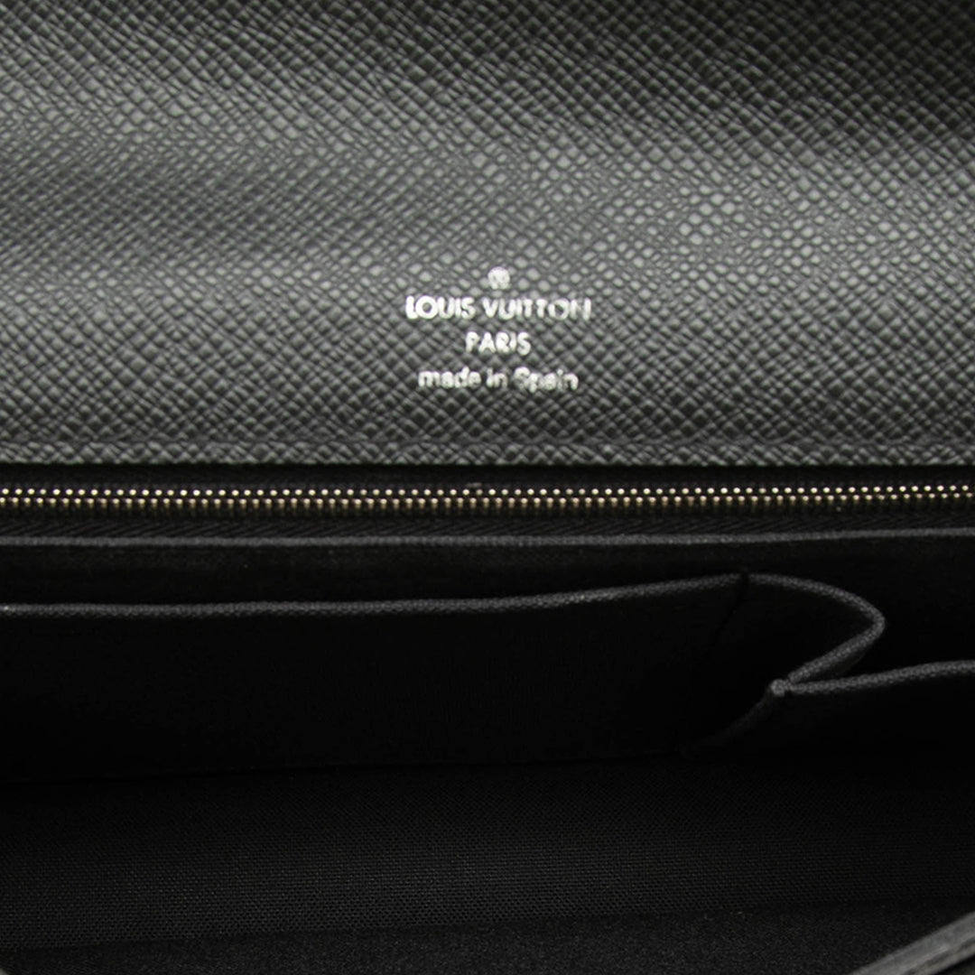Louis Vuitton Taiga Belaia Pochette