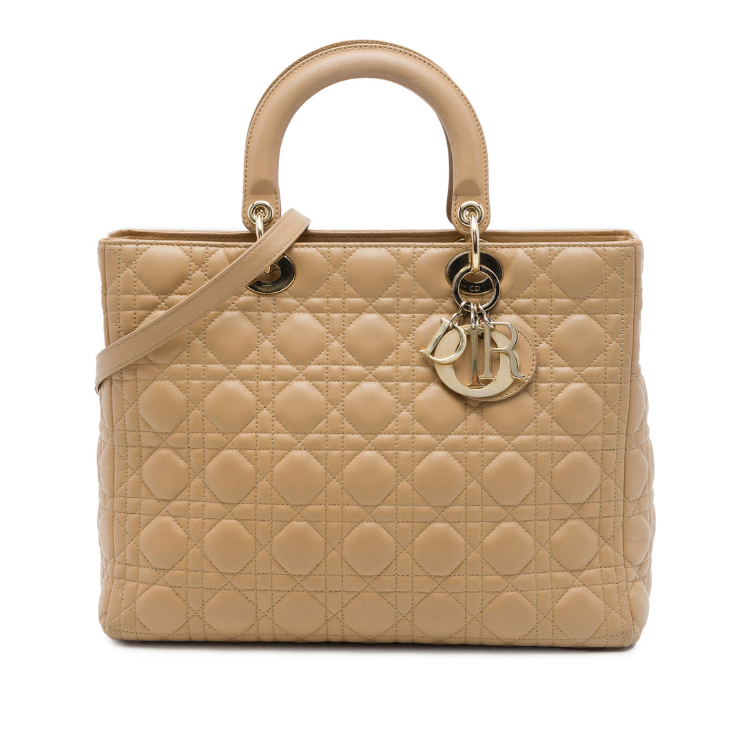Dior Sac à main Lady Dior Cannage Grand Cuir d'agneau Beige – vue principale – GABY PARIS