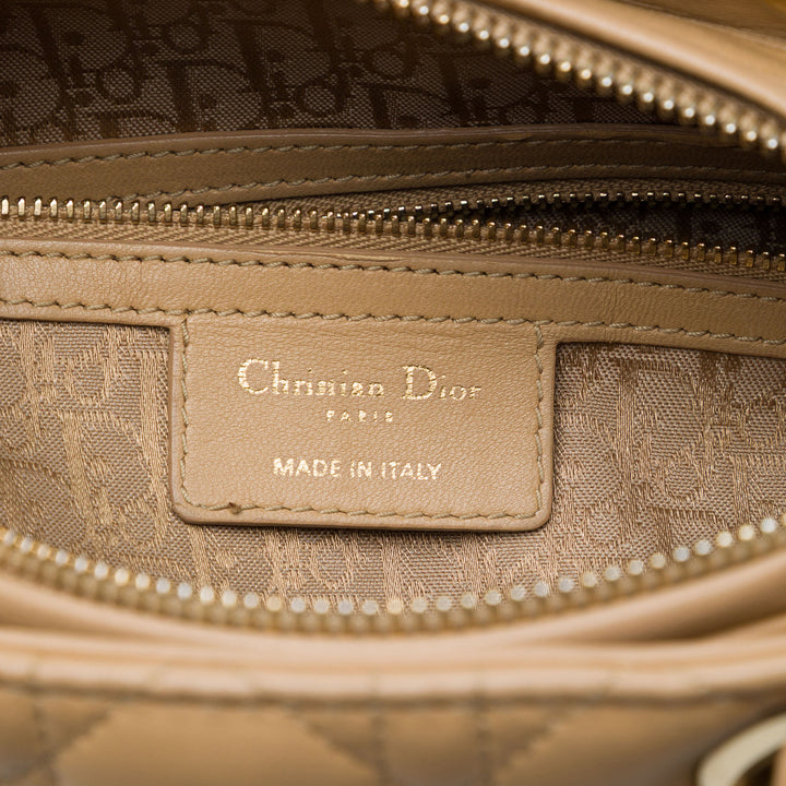 Dior Sac à main Lady Dior Cannage Grand Cuir d'agneau Beige – vue 5 – GABY PARIS