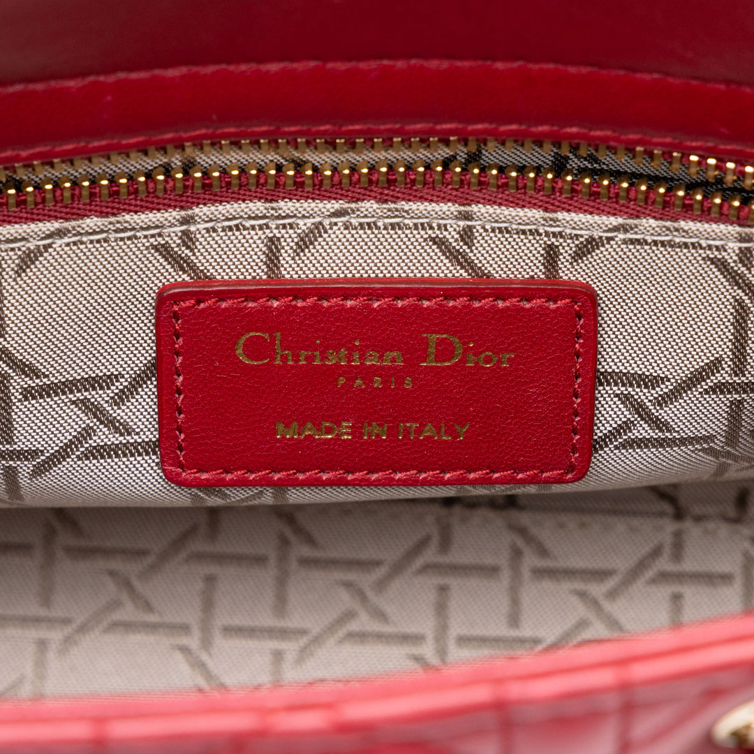 Dior Sac à main Lady Dior Cannage MyABCDior Petit Cuir d'agneau Rouge – vue 5 – GABY PARIS