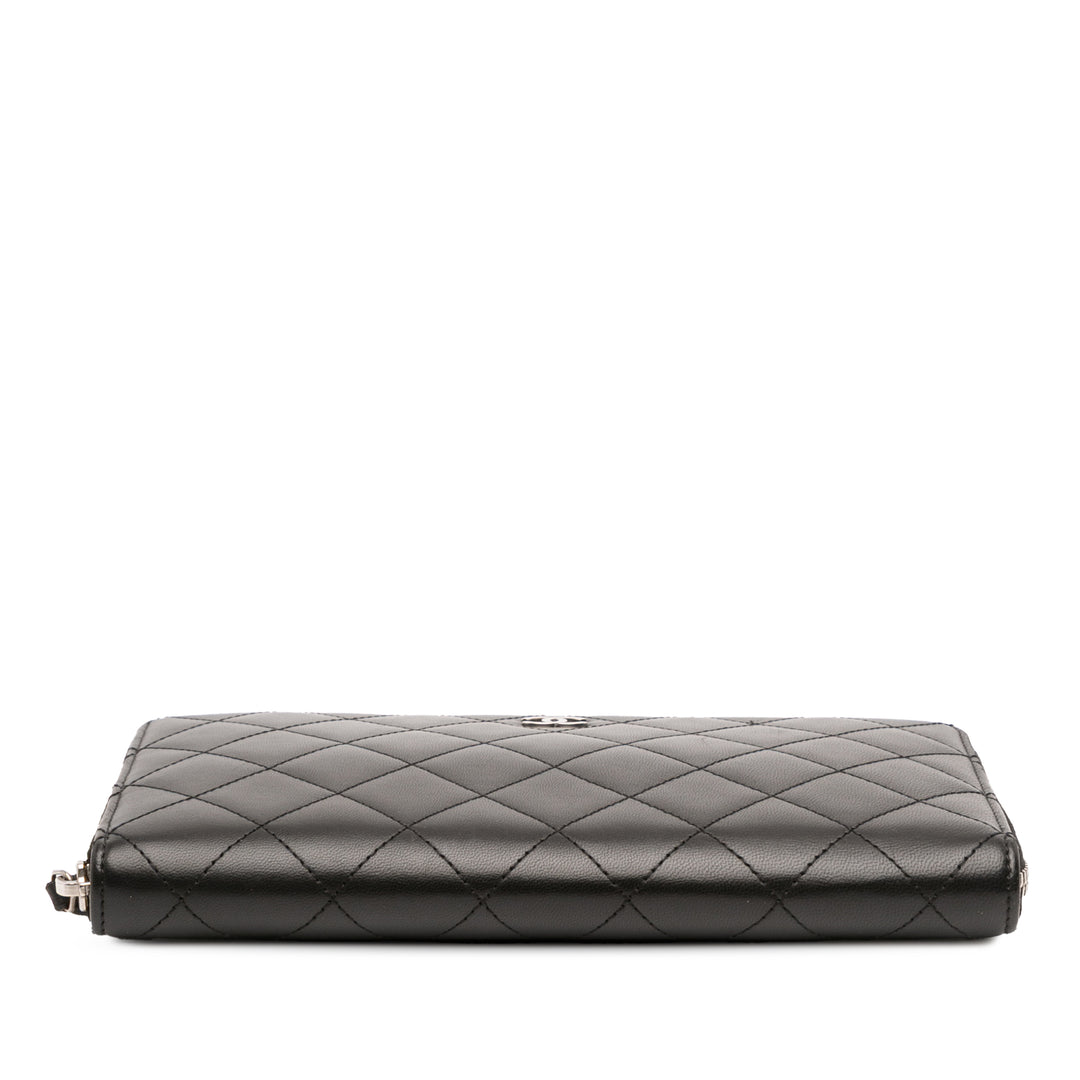 Chanel CC Quilted Cuir d’agneau Zip Around Wallet Noir