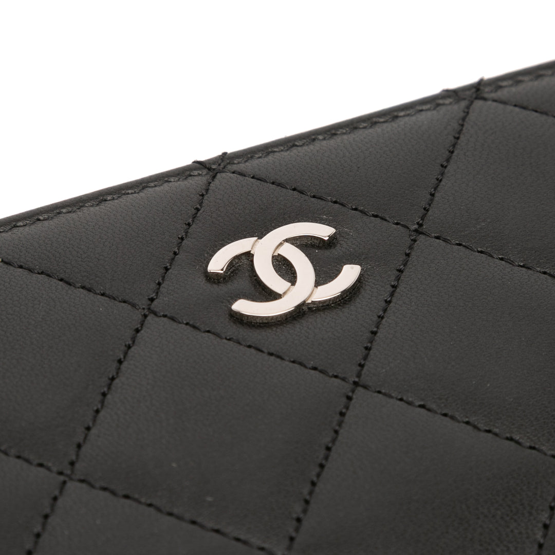 Chanel CC Quilted Cuir d’agneau Zip Around Wallet Noir