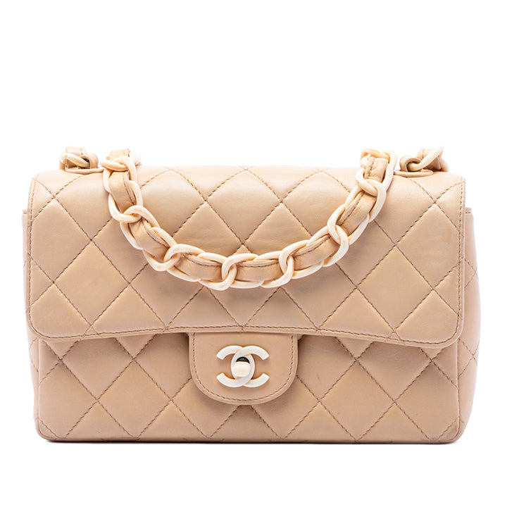 Chanel CC Matelassé Cuir d’agneau Resin Chain Simple rabat