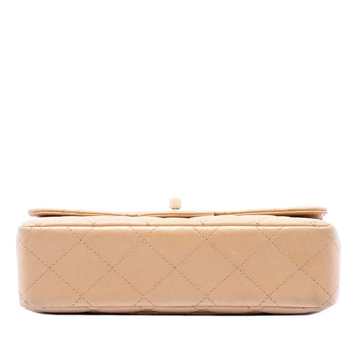Chanel CC Matelassé Cuir d’agneau Resin Chain Simple rabat