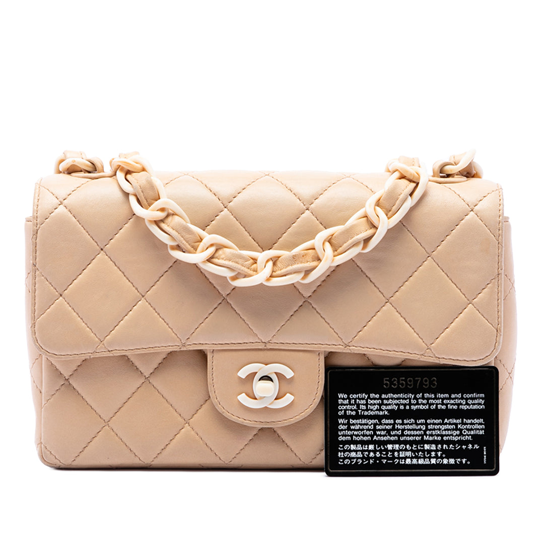 Chanel CC Matelassé Cuir d’agneau Resin Chain Simple rabat