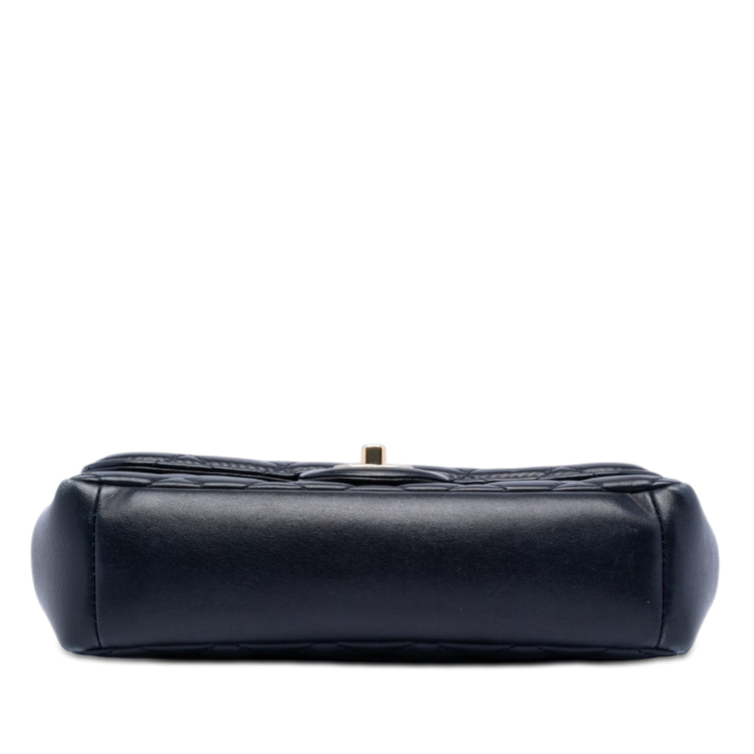 Chanel Mini Matelassé Cuir d’agneau Mademoiselle Chic à rabat