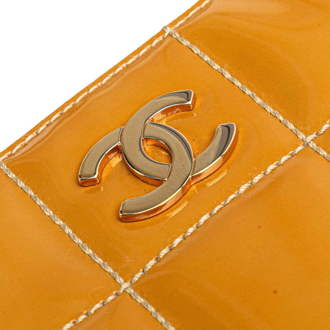 CC Square Quilted Patent Tote Brown - Gaby Paris