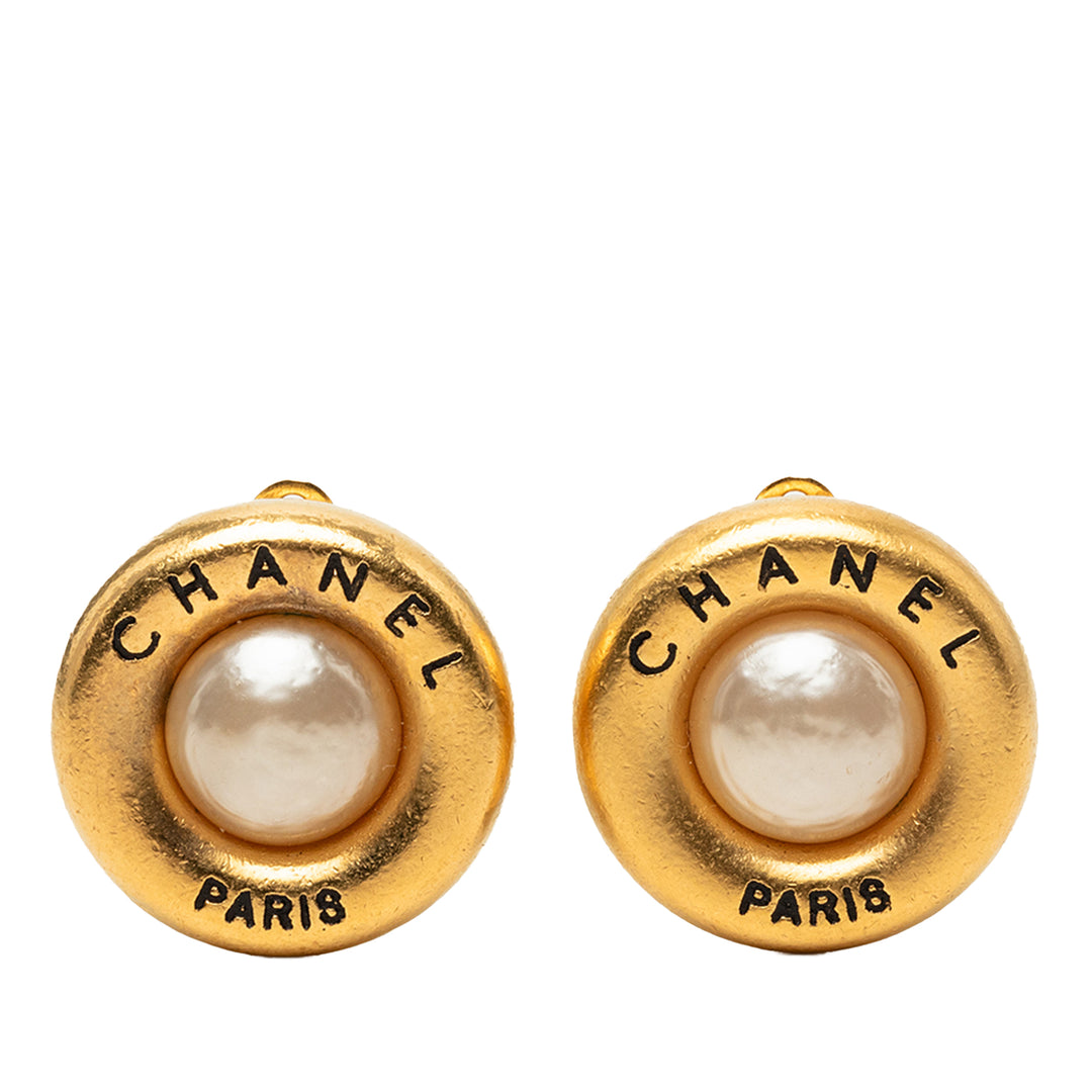 Chanel plaqué Perles fantaisie Rond À clip Boucles d'oreilles Doré – vue principale – GABY PARIS