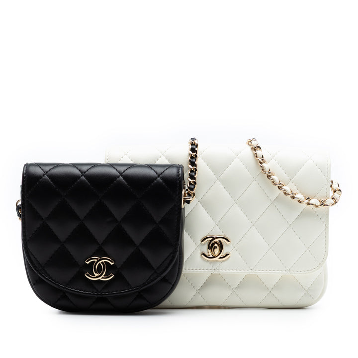 Chanel CC Matelassé Cuir d’agneau Side Packs à rabat