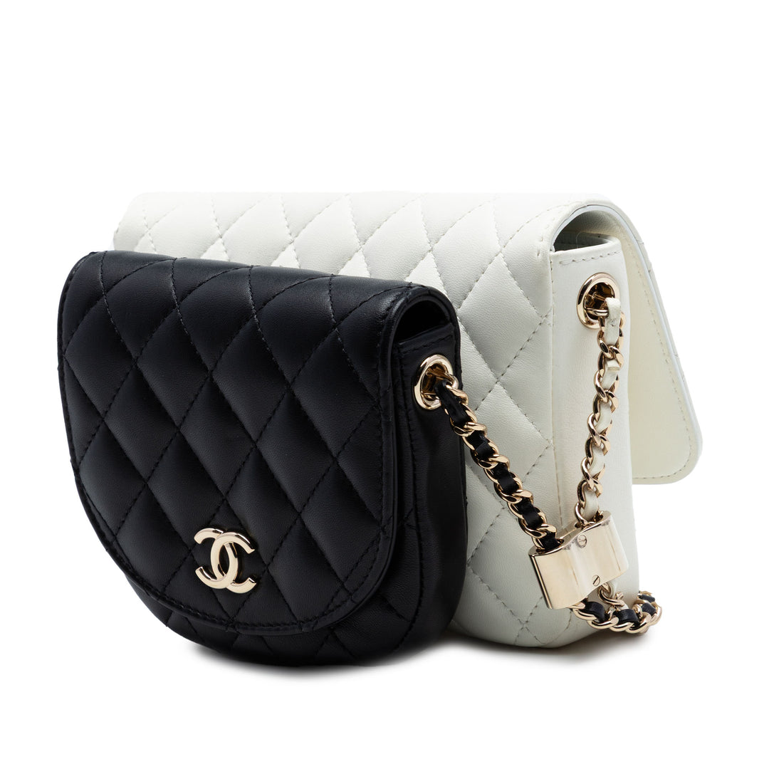 Chanel CC Matelassé Cuir d’agneau Side Packs à rabat