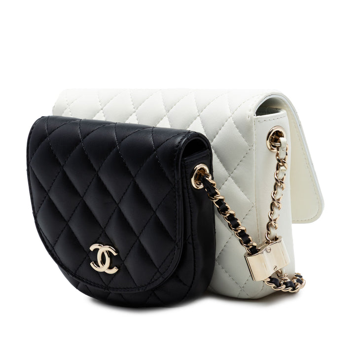 Chanel CC Matelassé Cuir d’agneau Side Packs à rabat