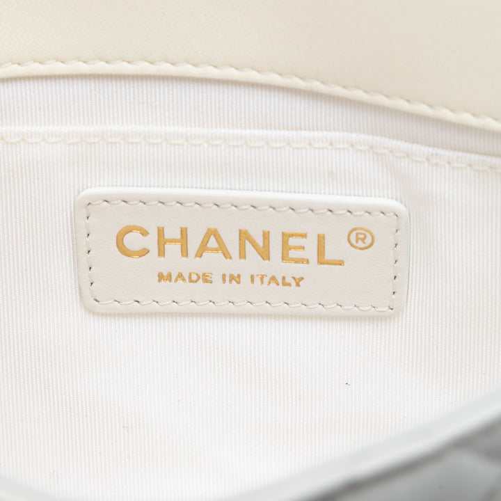 Chanel CC Matelassé Cuir d’agneau Side Packs à rabat