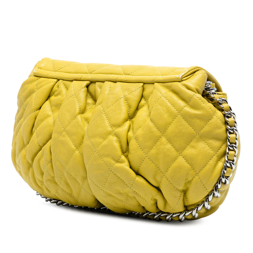 Chanel CC Matelassé Cuir d’agneau Sac rond à chaîne à rabat