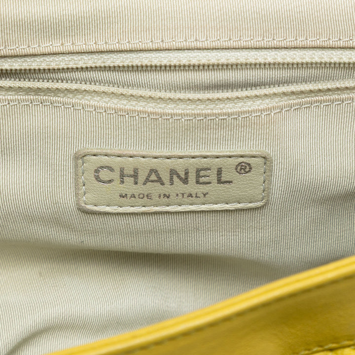 Chanel CC Matelassé Cuir d’agneau Sac rond à chaîne à rabat