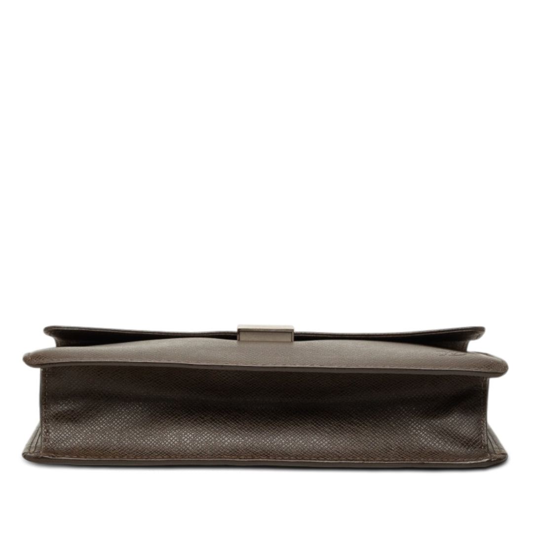Louis Vuitton Taiga Selenga Marron – vue 3 – GABY PARIS
