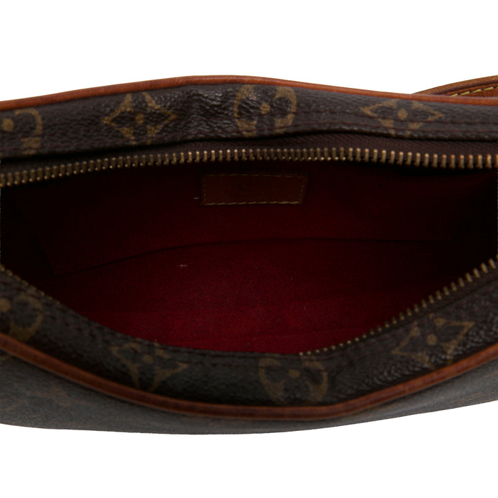 Louis Vuitton Croissant PM Monogram Marron – vue 4 – GABY PARIS