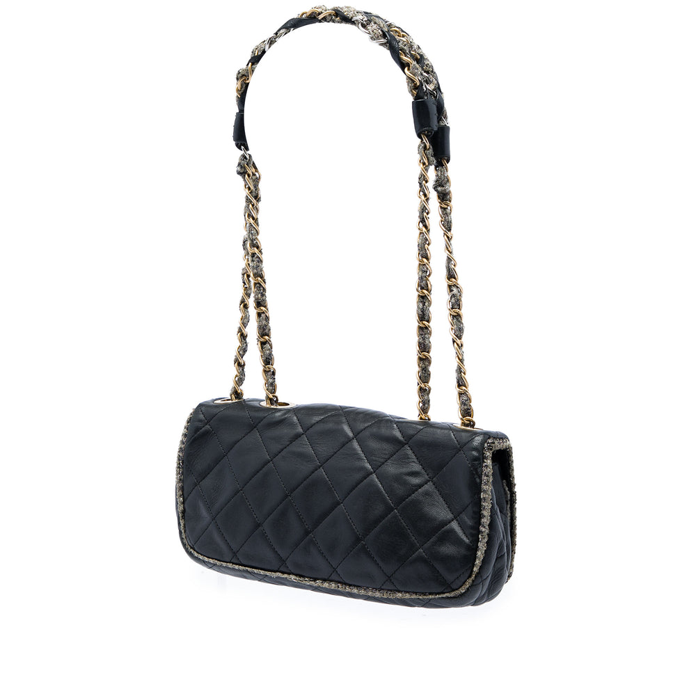 Chanel Sac porté épaule CC Matelassé et Chaîne à rabat Petit Cuir d'agneau Noir – vue 2 – GABY PARIS