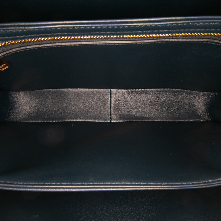 Celine Classique Shiny Cuir de veau Triomphe Crossbody Bleu – GABY PARIS Authentique