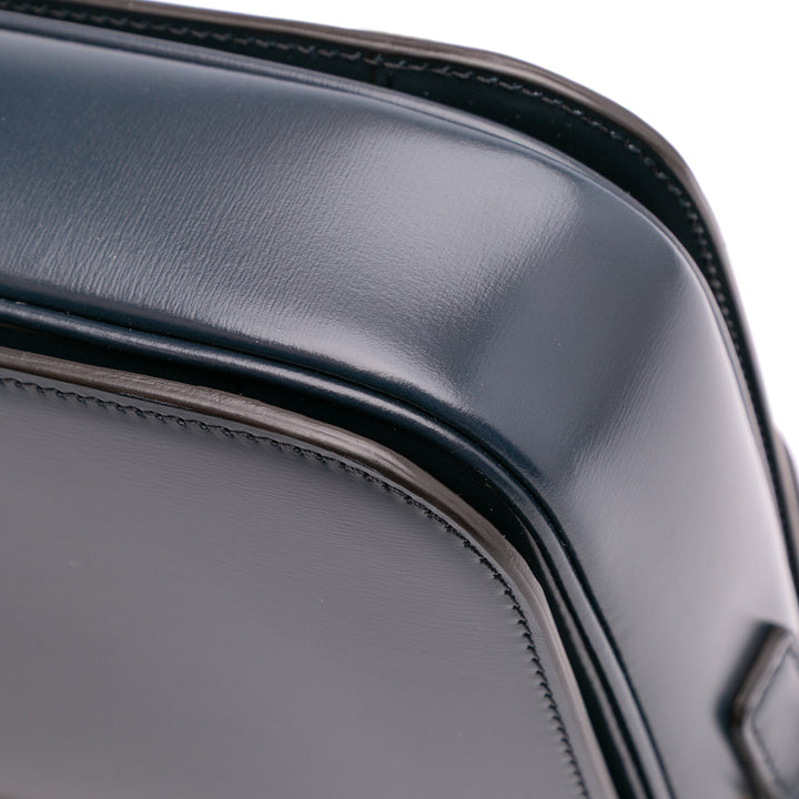 Celine Classique Shiny Cuir de veau Triomphe Crossbody Bleu – GABY PARIS Authentique