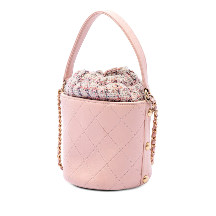 Chanel Small CC Cuir de veau et Tweed Drawstring Bucket Sac