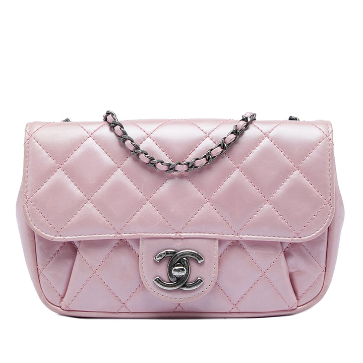 Chanel Mini Matelassé Metallic Cuir de veau Coco Pleats Chain à rabat