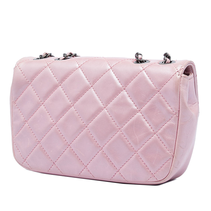 Chanel Mini Matelassé Metallic Cuir de veau Coco Pleats Chain à rabat