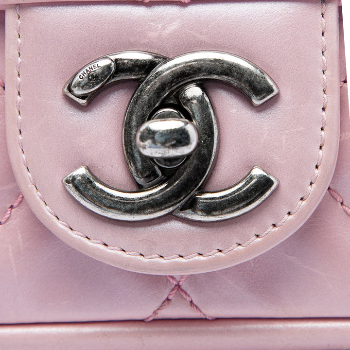 Chanel Mini Matelassé Metallic Cuir de veau Coco Pleats Chain à rabat