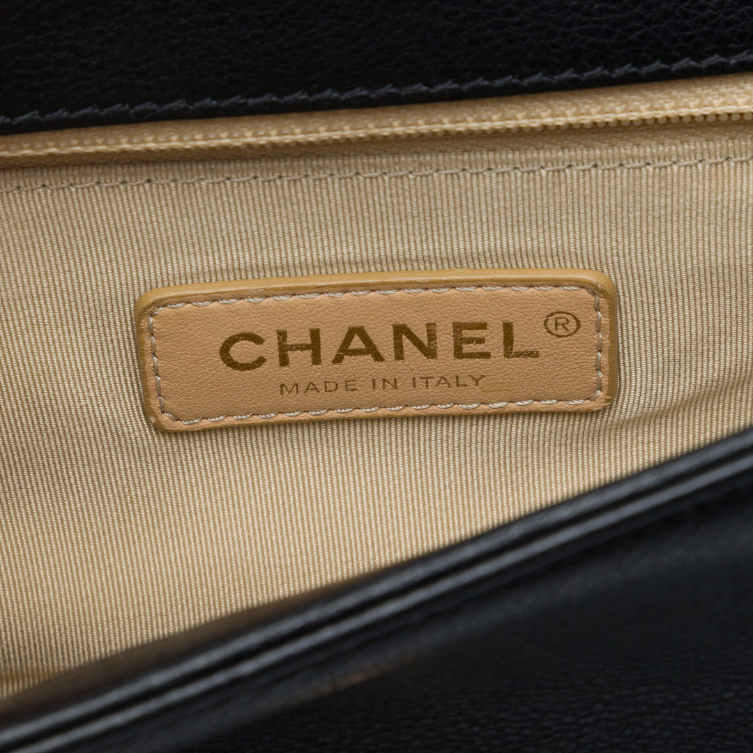 Chanel Matelassé grainé Label Click à rabat Petit Cuir de veau grainé