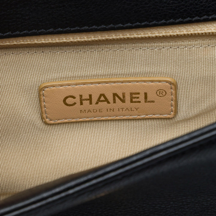 Chanel Matelassé grainé Label Click à rabat Petit Cuir de veau grainé