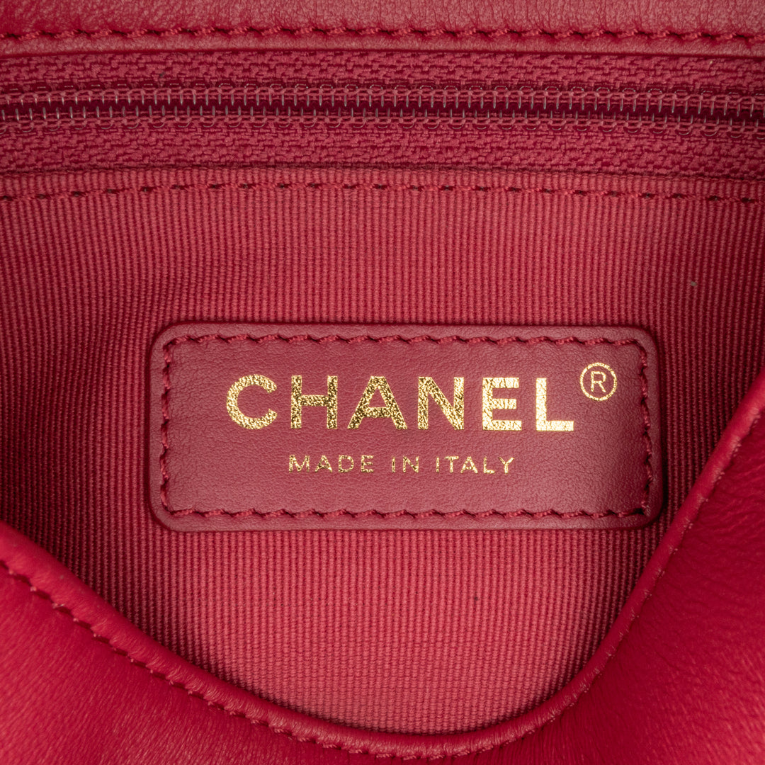 Chanel Small Matelassé Cuir d’agneau On And On Chain à rabat