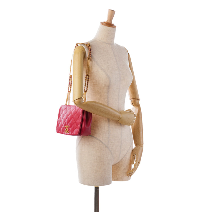 Chanel Small Matelassé Cuir d’agneau On And On Chain à rabat