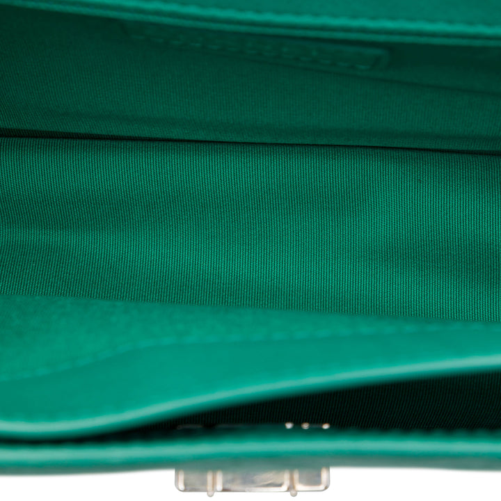 Chanel Matelassé CC Boîte à rabat Petit Cuir caviar Vert – vue 4 – GABY PARIS