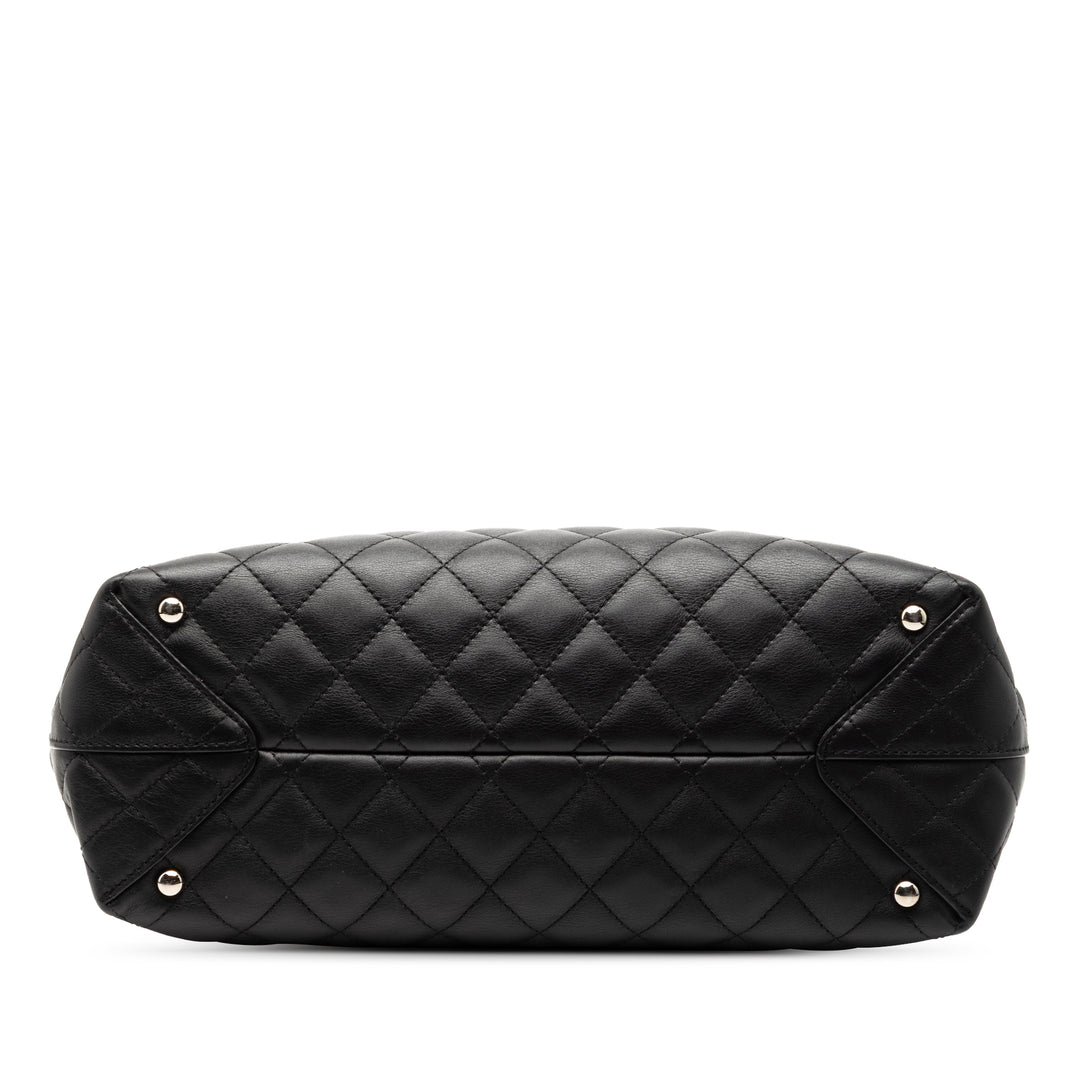 Chanel Large Matelassé Cuir de veau Convertible Daily Shopping Cabas