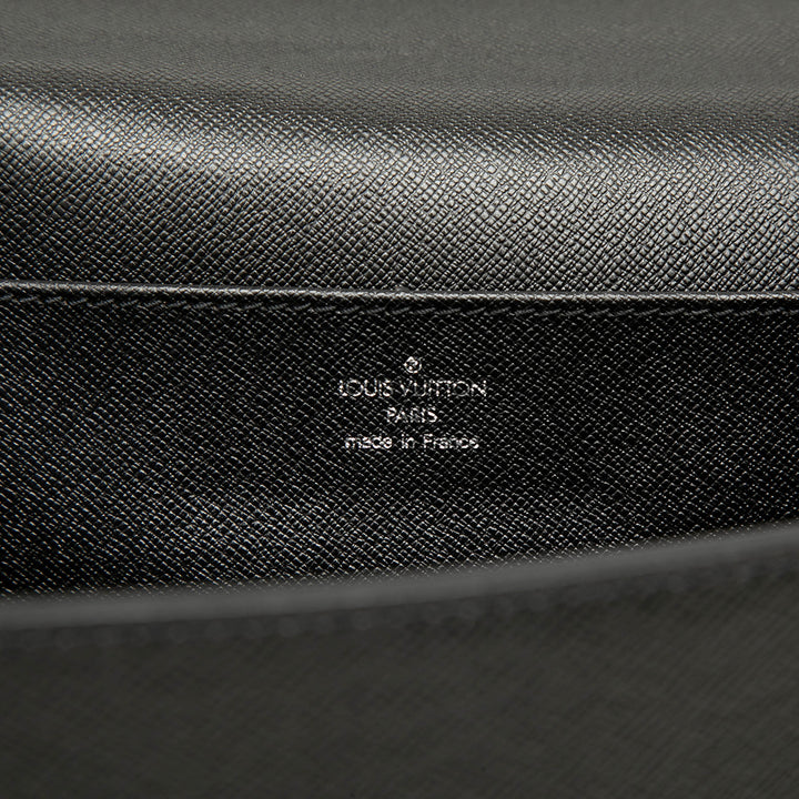 Louis Vuitton Taiga Moskova Porte-documents