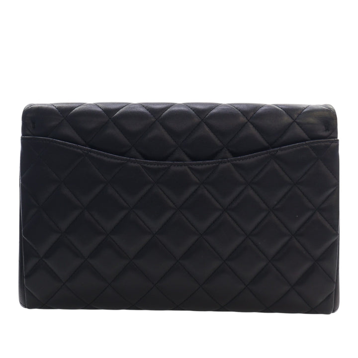 Chanel CC Matelassé Cuir d’agneau à rabat Pochette avec chaîne