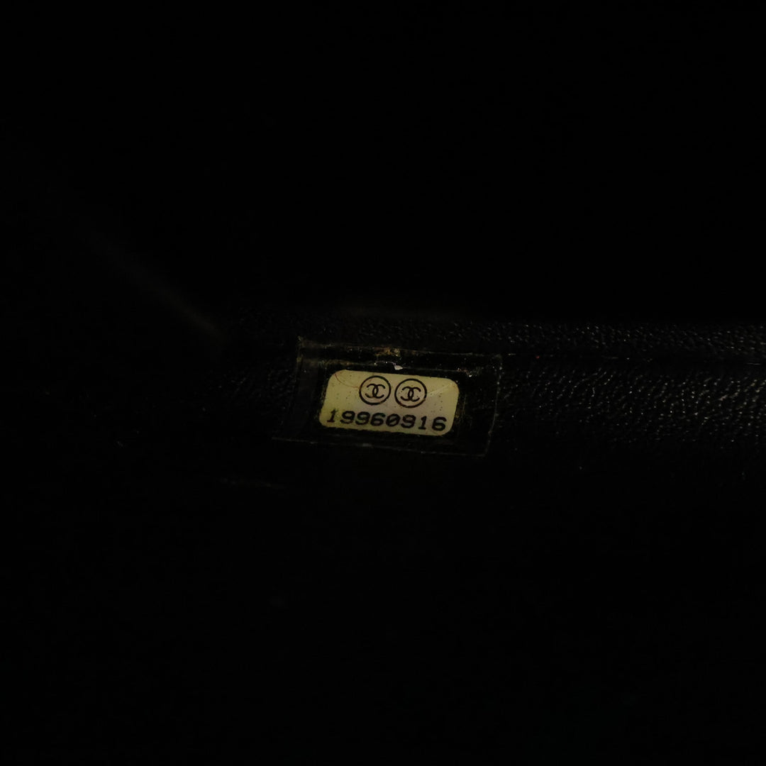 Chanel CC Matelassé Cuir d’agneau à rabat Pochette avec chaîne