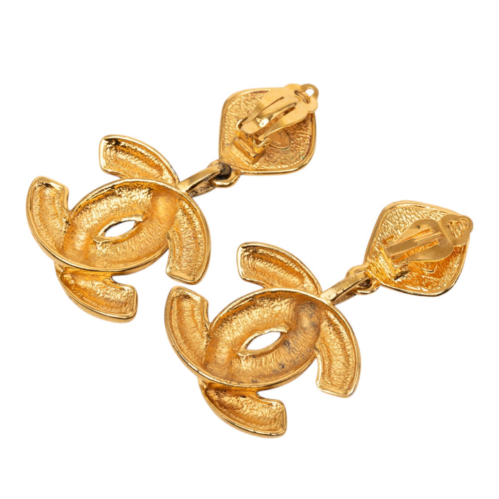 Chanel CC plaqué Matelassé pendantes À clip Boucles d'oreilles Métal