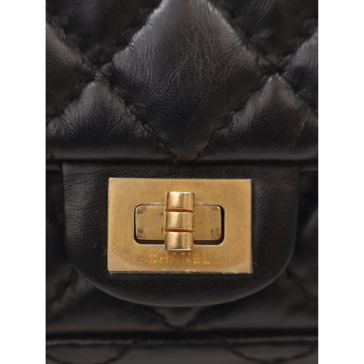 Chanel Ceinture Matelassé vieilli Reissue 2.55 à rabat Cuir de veau Noir – vue 9 – GABY PARIS
