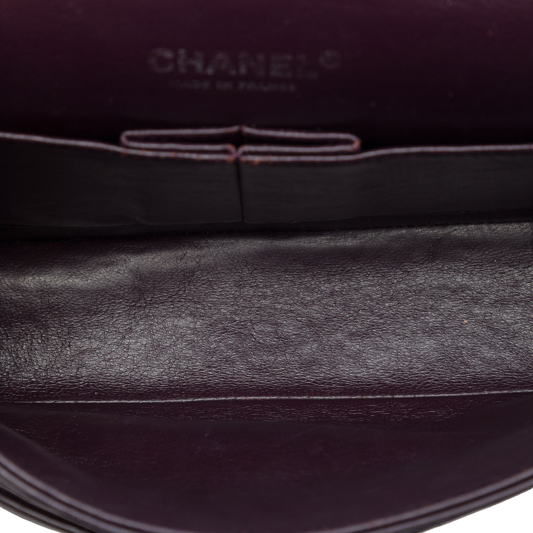 Chanel Sac porté épaule Classic Double rabat Moyen Cuir d'agneau Violet – vue 4 – GABY PARIS