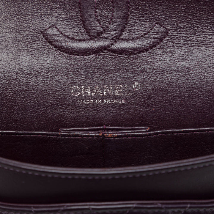 Chanel Sac porté épaule Classic Double rabat Moyen Cuir d'agneau Violet – vue 5 – GABY PARIS