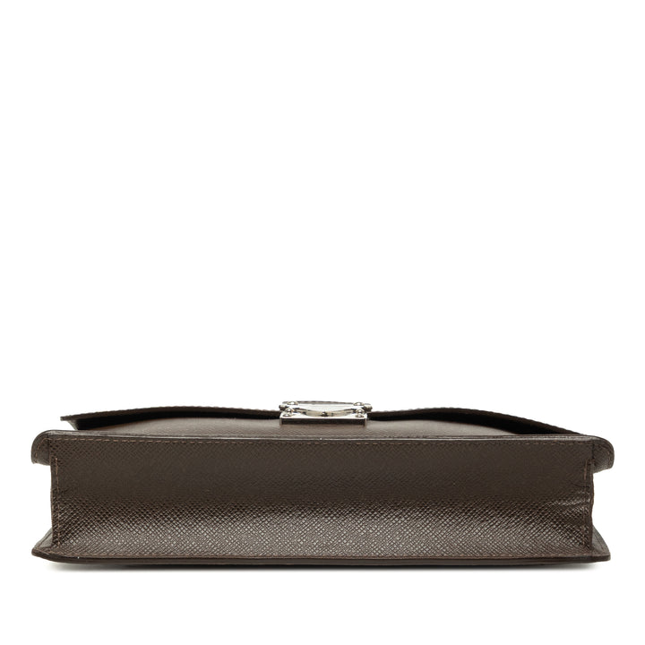 Louis Vuitton Taiga Belaia Pochette Marron – vue 3 – GABY PARIS