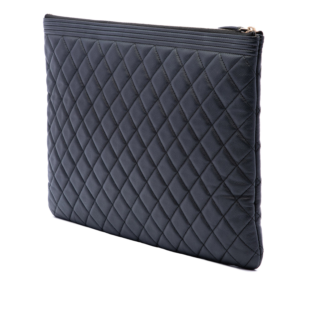 Chanel Pochette Matelassé Boy O Étui Grand Cuir caviar Noir – vue 2 – GABY PARIS