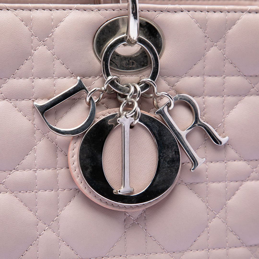 Dior Large Cuir d’agneau Cannage Lady Dior