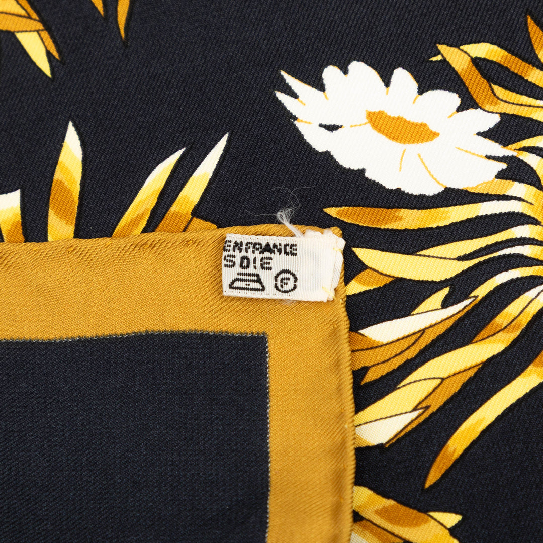 Hermès Fleurs et Carlines Soie Foulard 90
