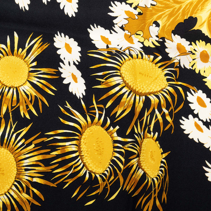 Hermès Fleurs et Carlines Soie Foulard 90