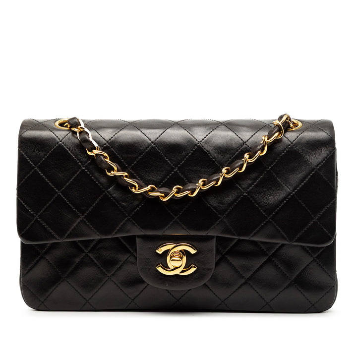 Chanel Small Classic Cuir d’agneau Double rabat – GABY PARIS Authentique