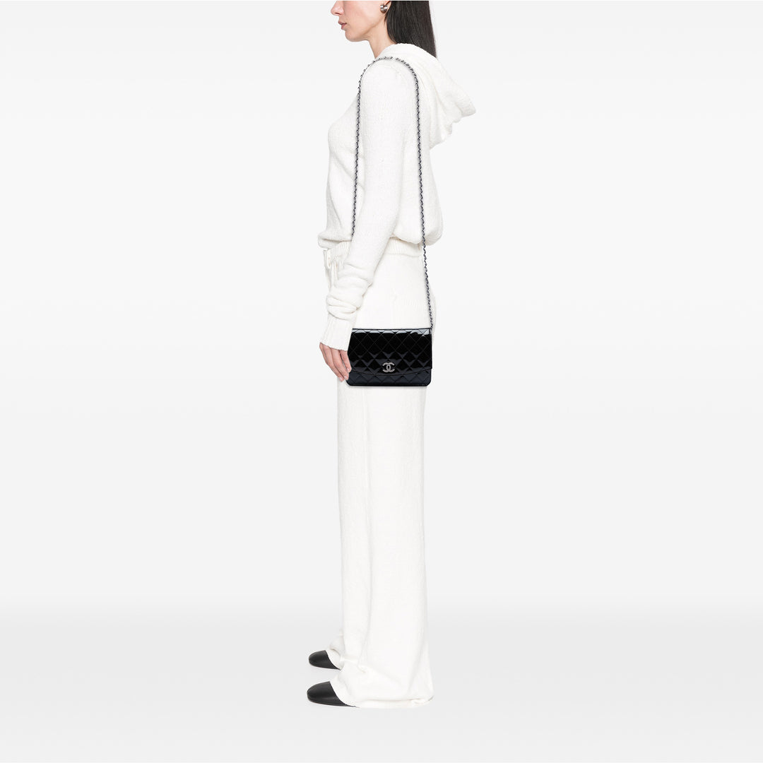 Chanel CC Matelassé Cuir verni Brilliant Wallet on Chain