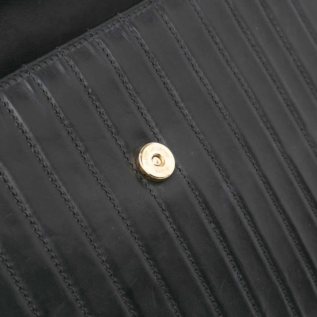 Saint Laurent Matelassé Cuir de veau Victoire Chain Sac porté croisé