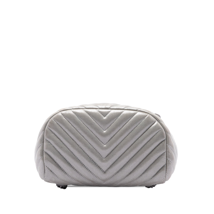 Chanel Sac à dos Chevron Irisé Urban Spirit Petit Cuir de veau Gris – vue 3 – GABY PARIS